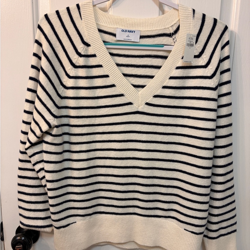 Old Navy Women's V-Neck Striped Sweater - Cream and Black